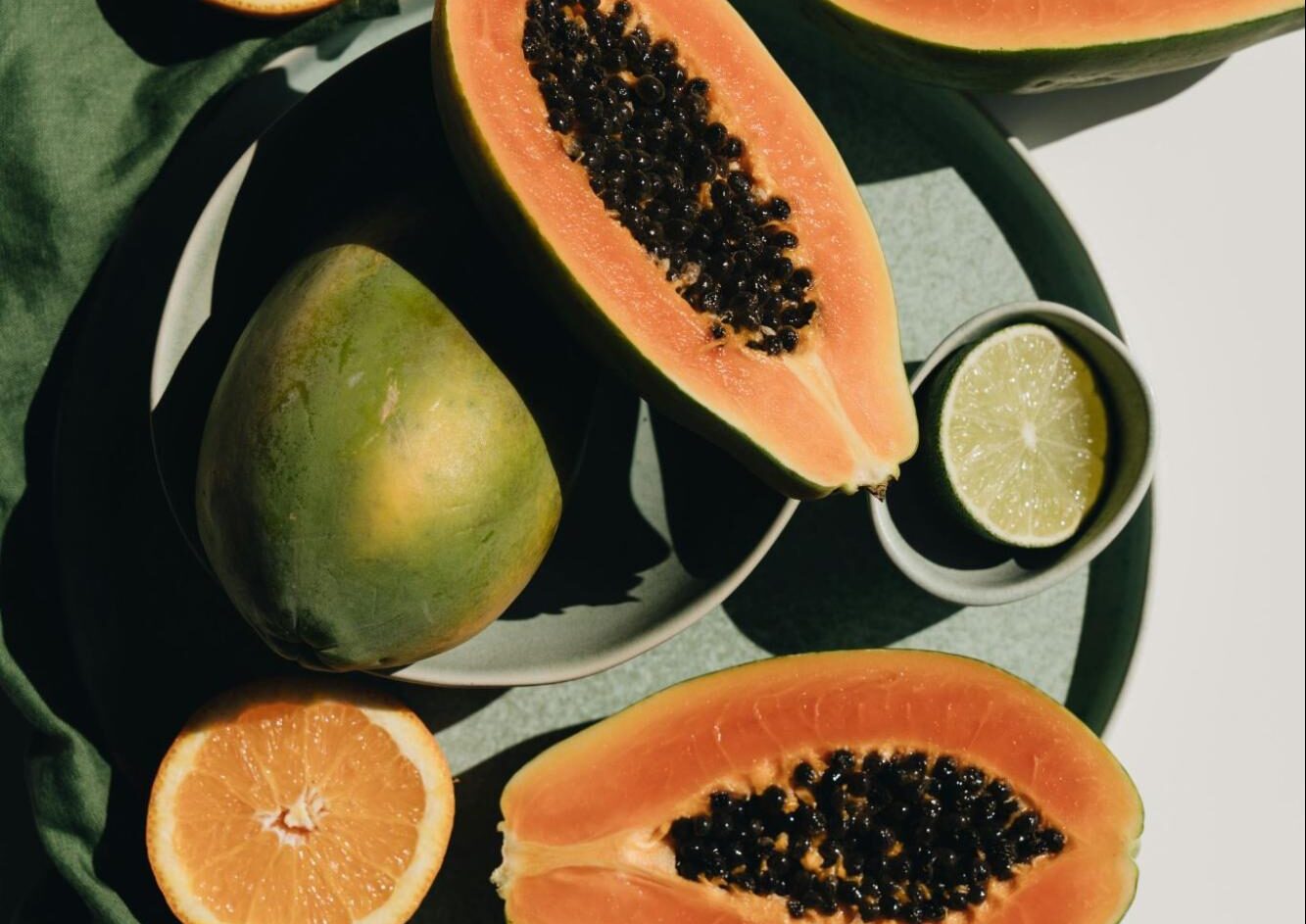 fruta peruana cortada rica en antioxidantes
