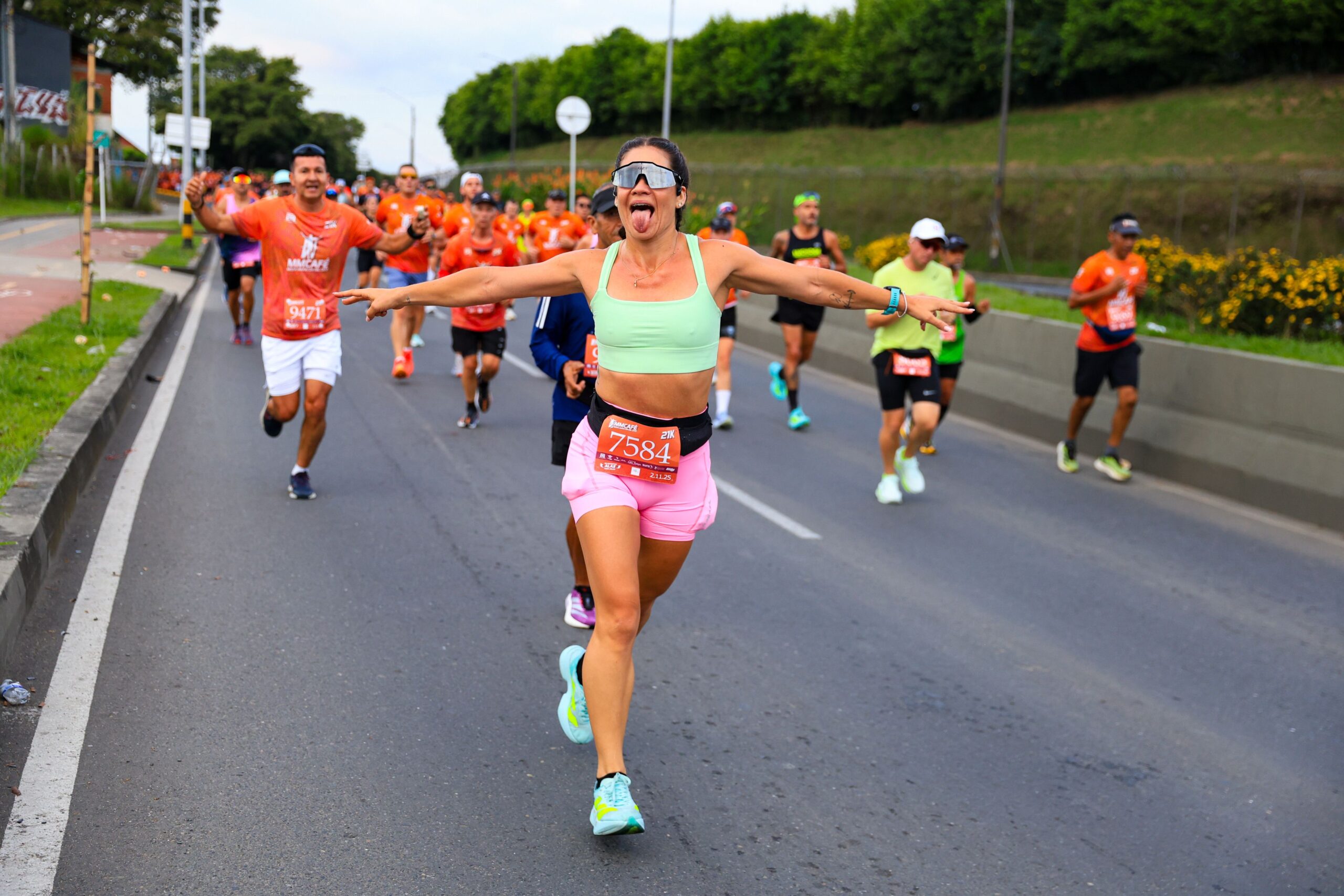 Corredora de una maratón. Ejercicio intenso.